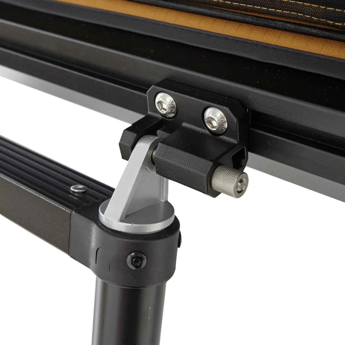 Alu-Hartschalen Dachzelt CUMARU UP 145 goldbraun
