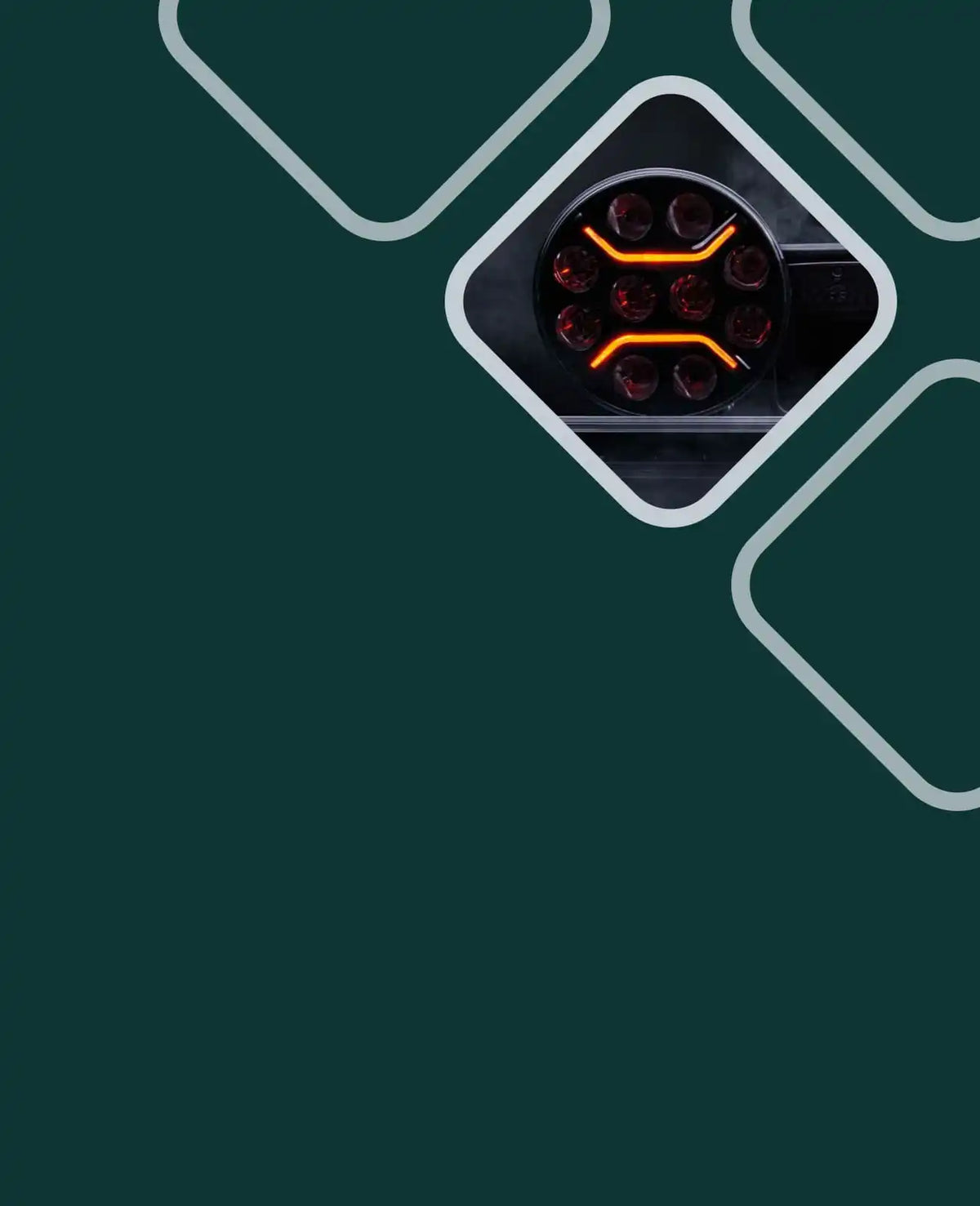 Digitalanzeige mit orange beleuchteten Symbolen.