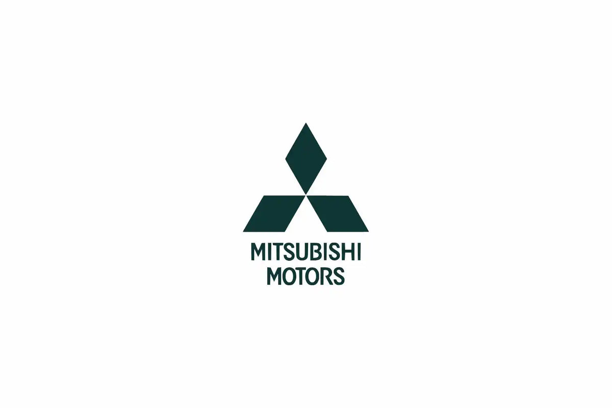 Dunkelgrünes Mitsubishi Motors-Logo mit drei Rhomben, die in einem dreieckigen Muster angeordnet sind.