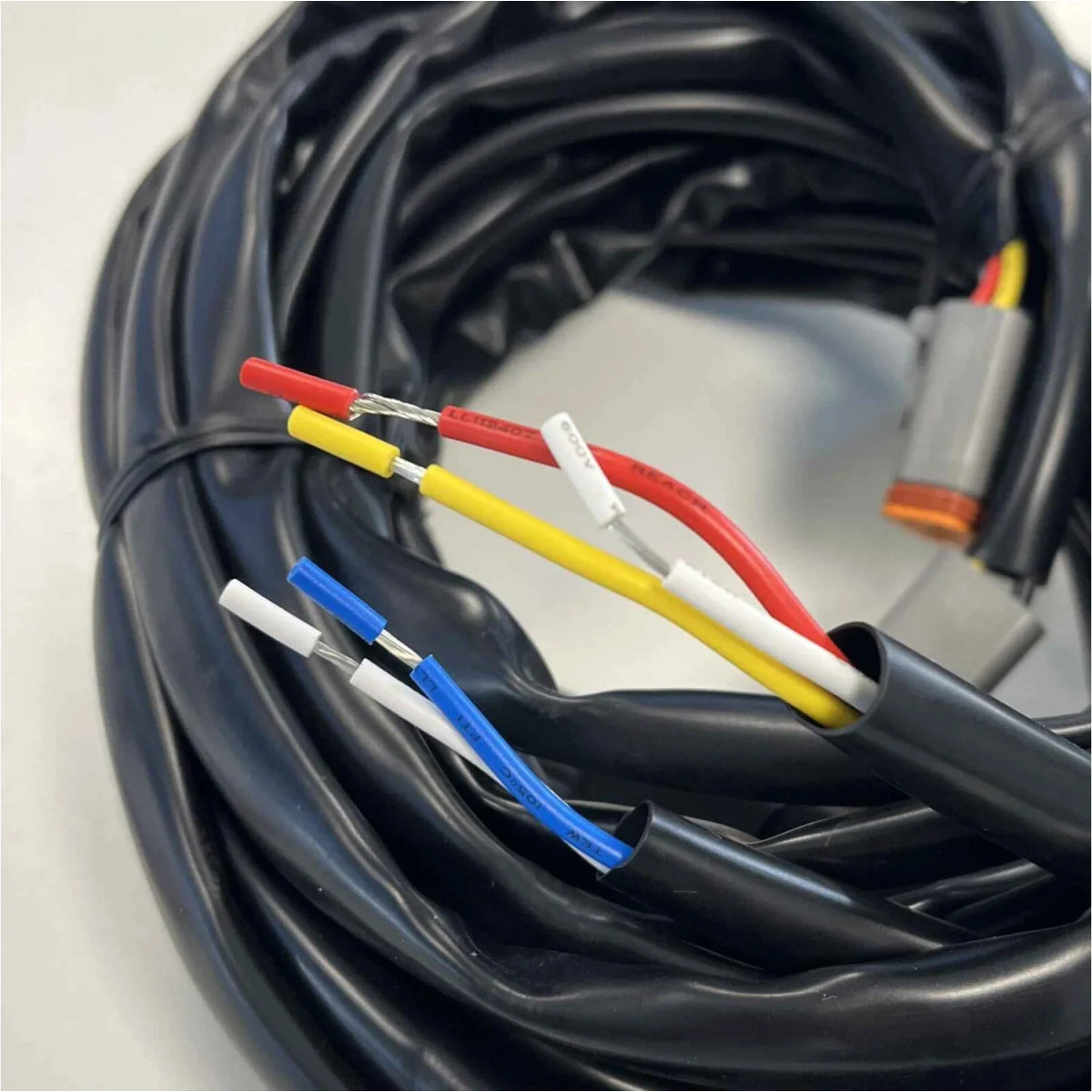 LightPartz Kabelbaum für zwei Zusatzscheinwerfer mit 4 Pin