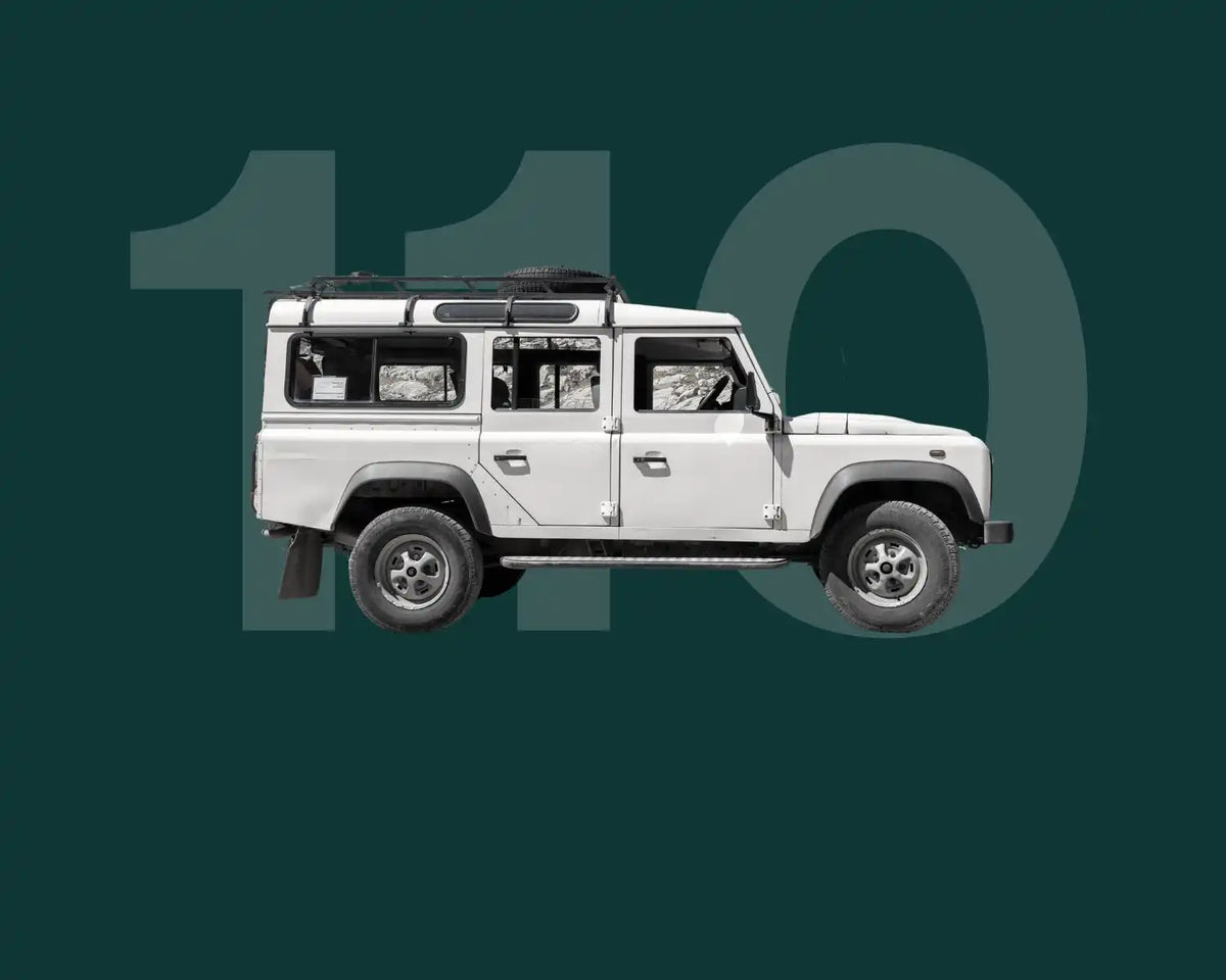 Weißer Land Rover Defender 110.