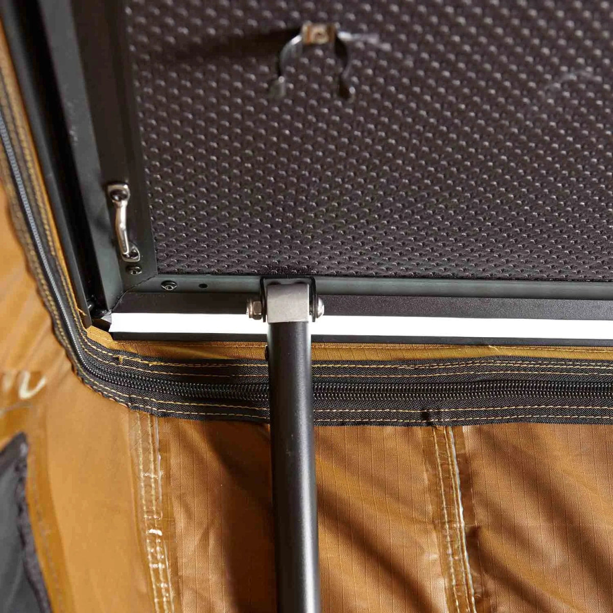 Alu-Hartschalen Dachzelt CUMARU UP 145 goldbraun