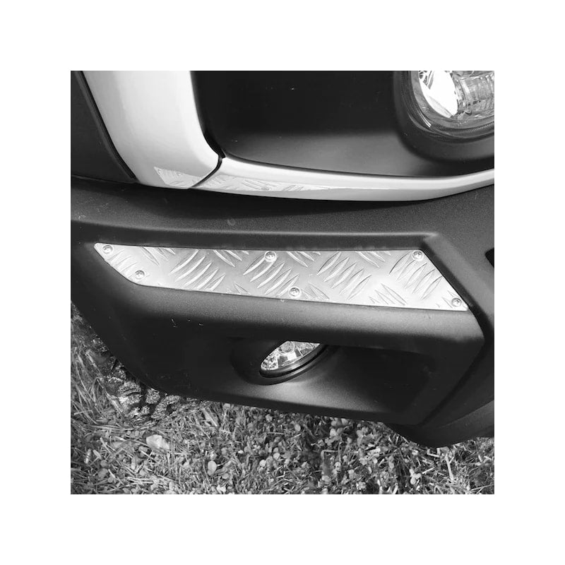 Riffelblechauflagen für SUZUKI Jimny II Stoßstange vorne