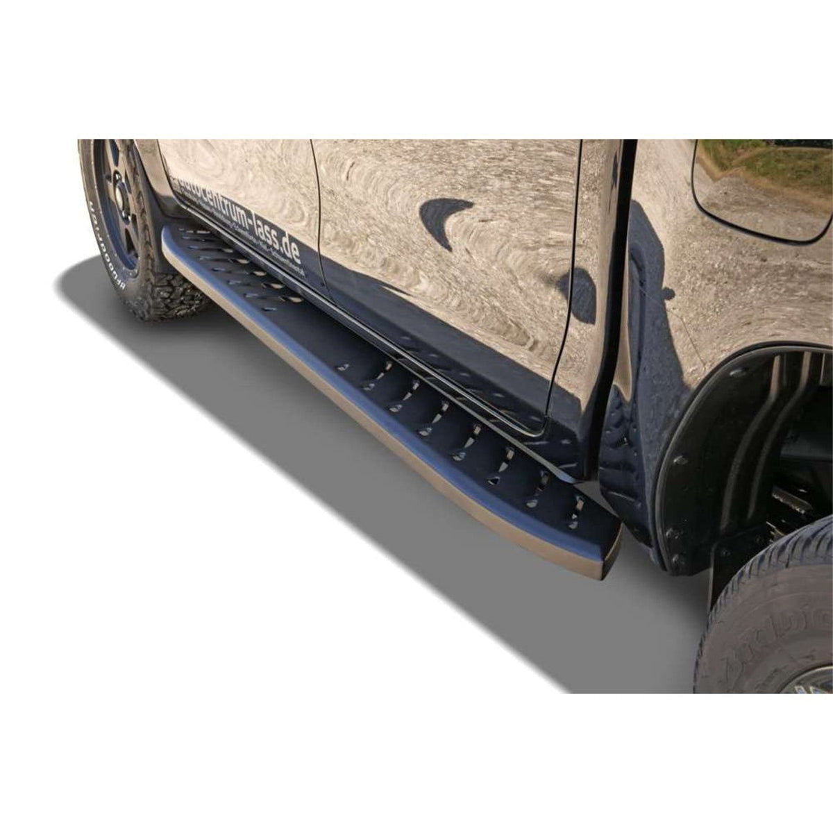 Schwarz matte Trittbretter für Toyota Hilux ab 2015 – Bild 2