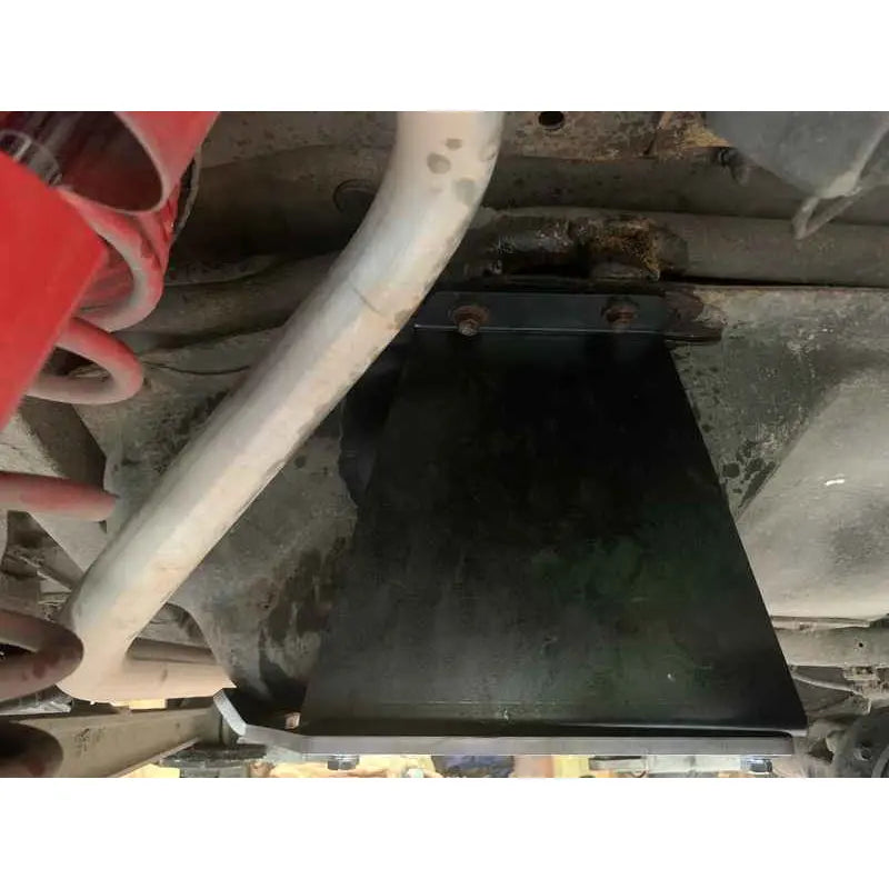 Unterfahrschutz für SUZUKI Jimny I Typ FJ TANK / HINTEN aus 8 mm Aluminium von Trekfinder